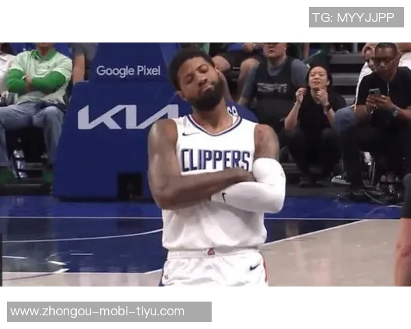 夺笋77与欧文携手送礼快船球迷调侃送走队友成常态